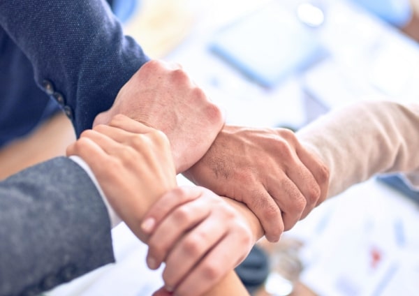 定期的なトレーニングとシミュレーション